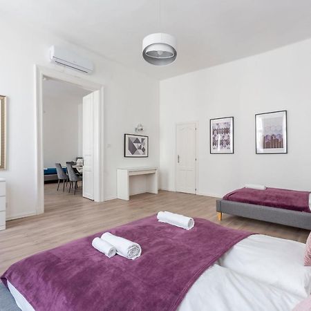 Exclusive Downtown Apartment In The Heart Of Будапеща Екстериор снимка