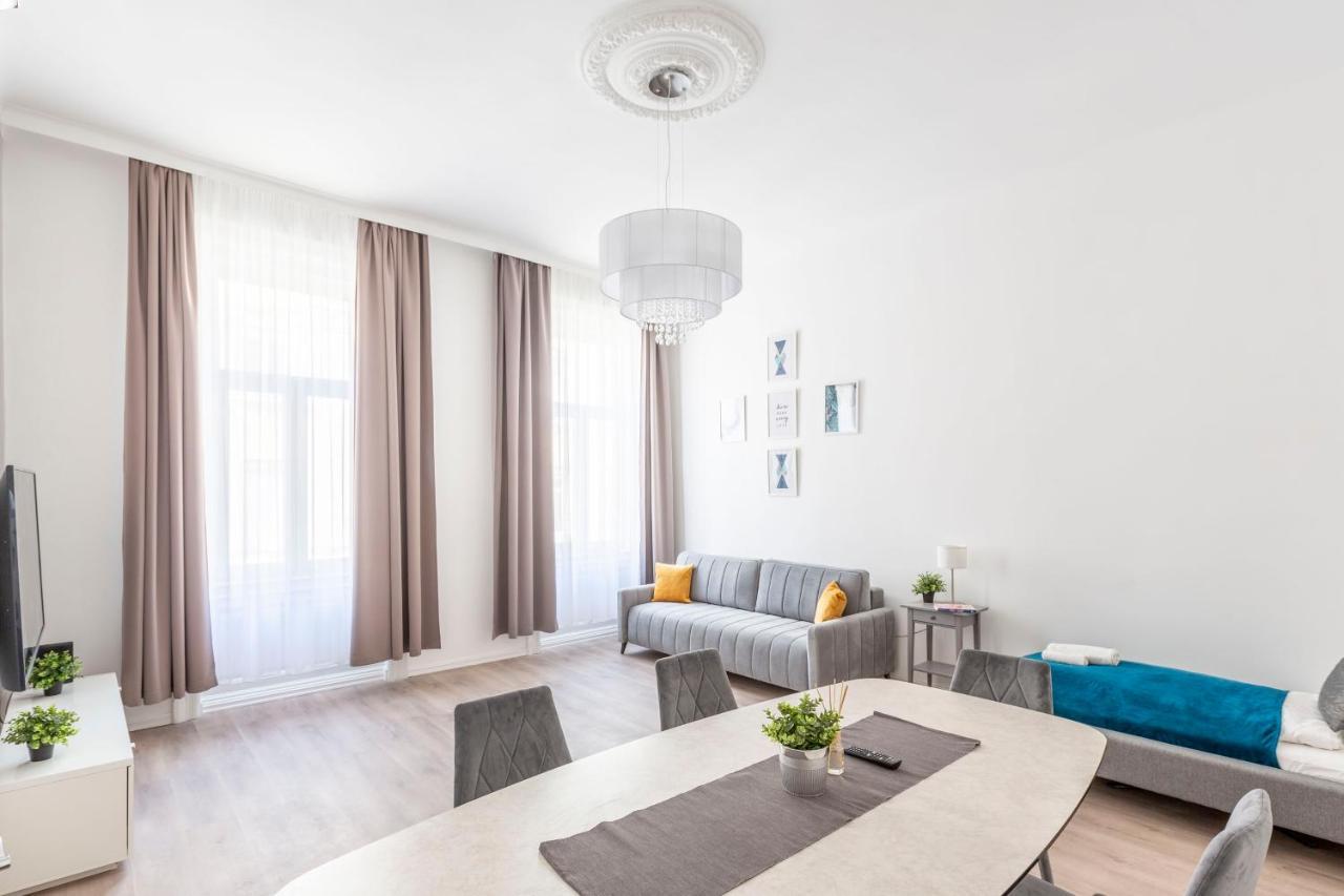 Exclusive Downtown Apartment In The Heart Of Будапеща Екстериор снимка