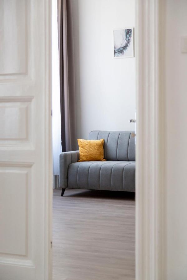 Exclusive Downtown Apartment In The Heart Of Будапеща Екстериор снимка